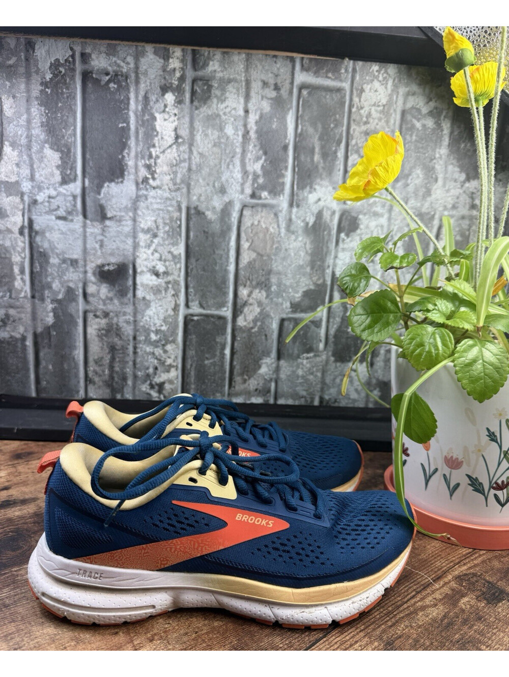 Brooks Trace Blue/Orange/Beige/White Solid Low Top Lace-Up Men's Sneaker